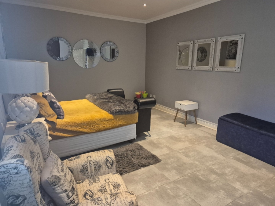 5 Bedroom Property for Sale in Heuwelsig Free State